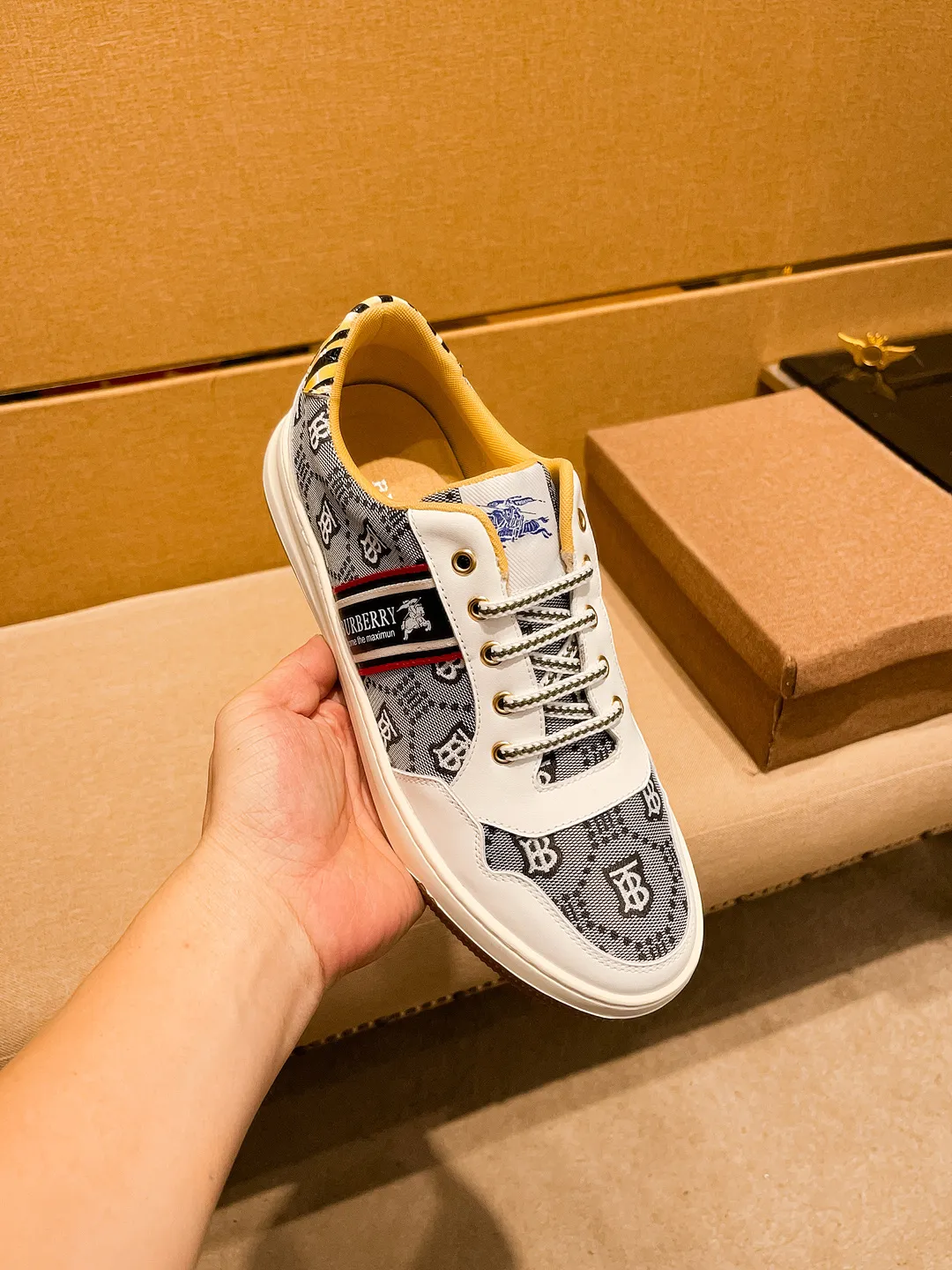 Men's shoes💰 400💰[LV]🔥Louis Vuitton, high-end men's shoes brand, official website 1:1 latest masterpiece: the upper is made of Italian imported first-layer cowhide with a comfortable and breathable lining➕original non-slip and wear-resistant outsole🔥, making walking more convenient and comfortable! An exclusive new model, a stunning work, a beautiful 1:1 replica [color] compared to the official quality! Create a fashionable personality to set off your uniqueness! A must-have for trendy men! Classic 🔥Size: 38-44 Color: 🔥 2⃣️colors available🔥.
